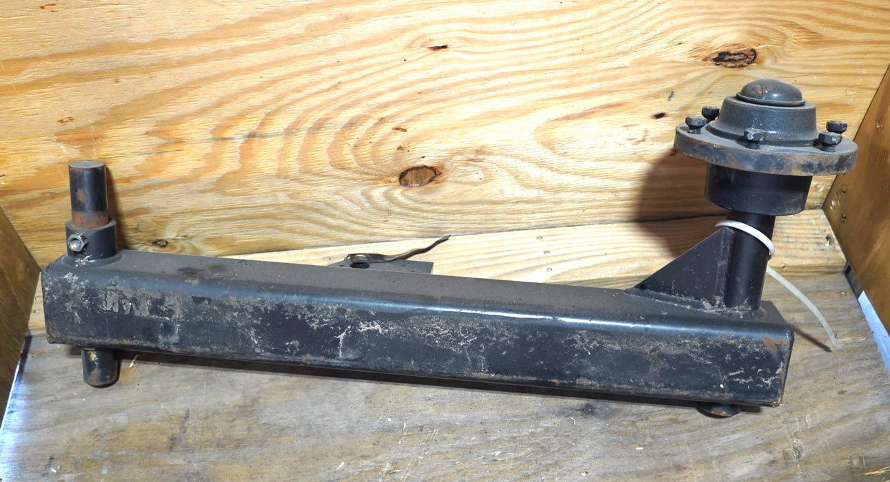 Left Hand Spindle with Hub for Pull Hitch Assembly on Case DMI Toolbar