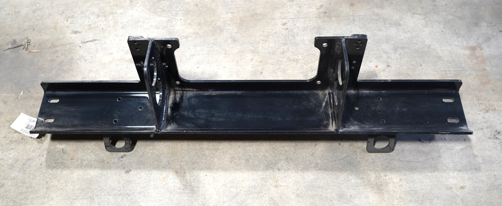 Mount for Hydrostatic Drive Manifold on Trident 5550