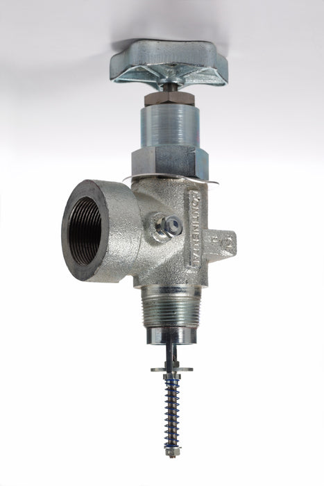 High Flow 1-1/4" MPT Tank Con  x  1-1/4" FPT Outlet